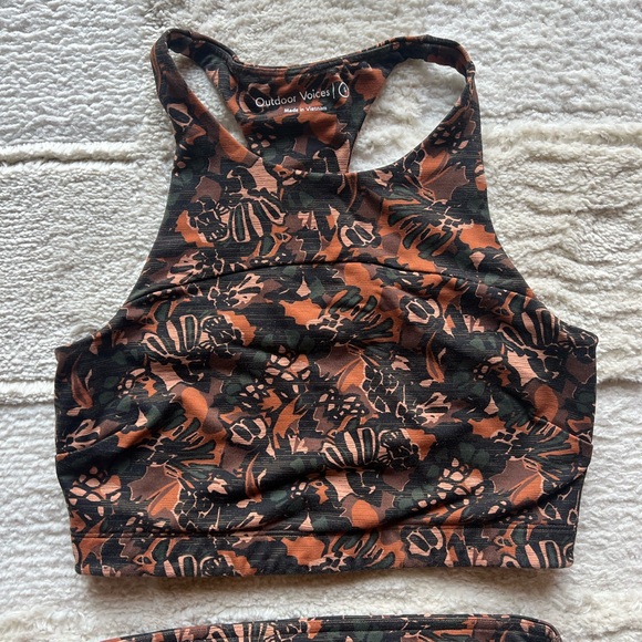 Outdoor Voices Sienna Abstract Floral TechSweat Set Size S - Picture 4 of 7